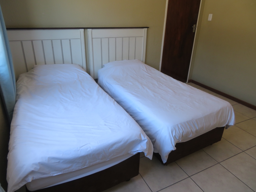 To Let 2 Bedroom Property for Rent in Kenilworth Western Cape
